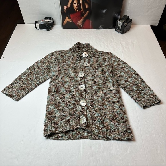 Wind River button up cardigan sweater with mother of pearl buttons - Picture 1 of 9